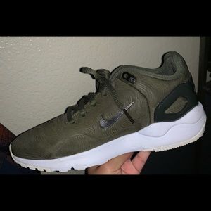 Dark forest green Nike shoes